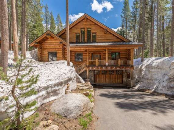 5438 Hillside Drive, Serene Lakes